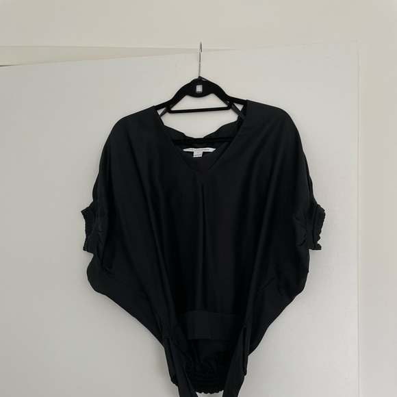 Diane Von Furstenberg Drapey Black Wrap Top - Picture 4 of 6